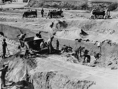 Spanish Republican prisoners perform forced labor in the Mauthausen concentration camp